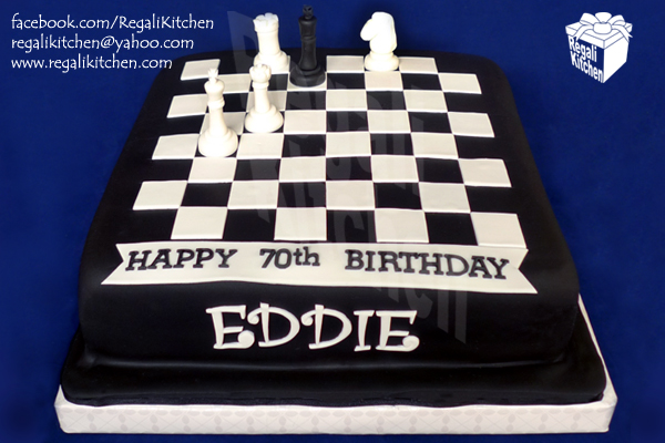 Black-and-White-Chess-Board-and-Pieces-Birthday-Cake-for-Chess-Grandmaster-Eddie